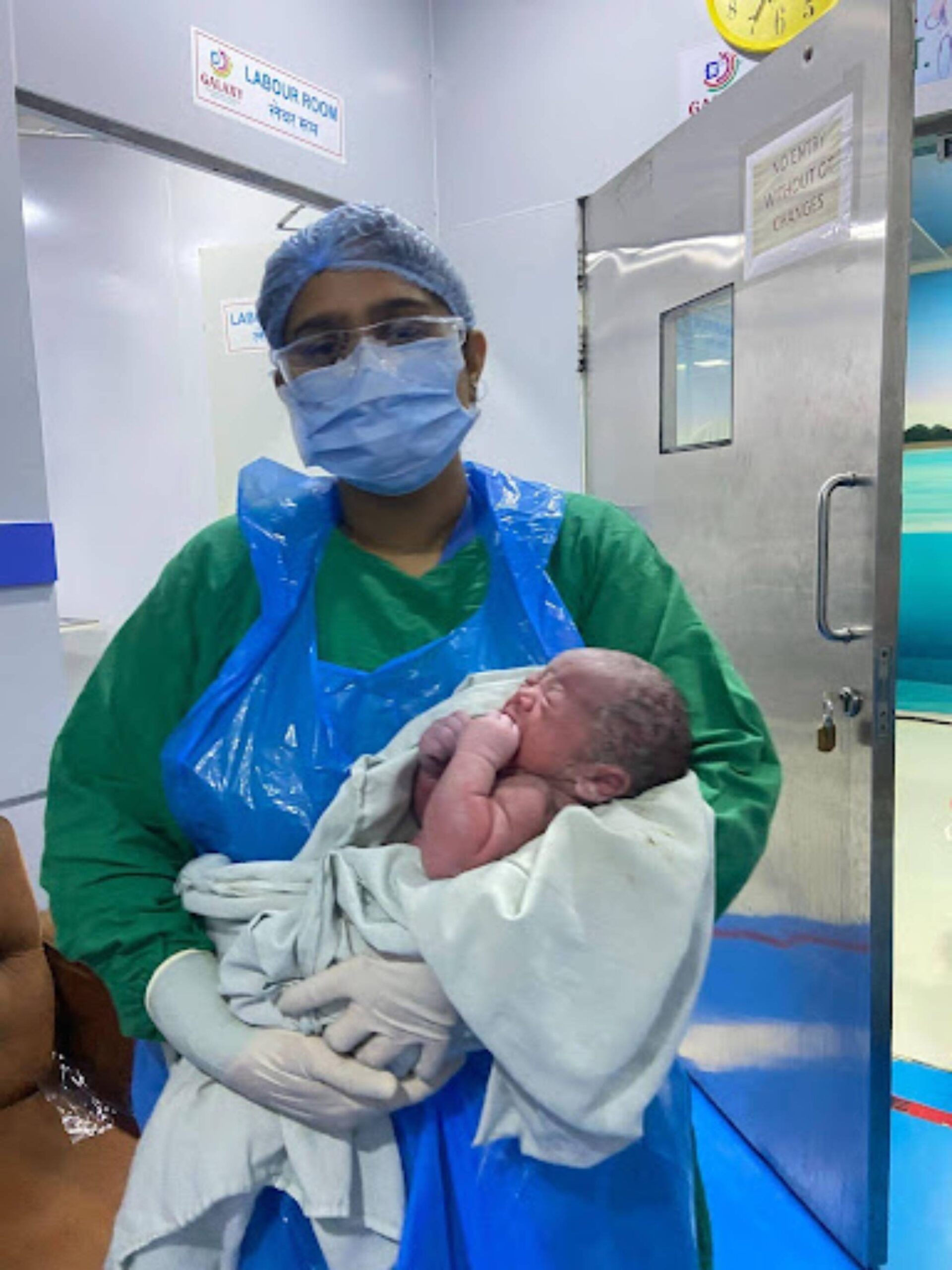 Dr Esha Chainani