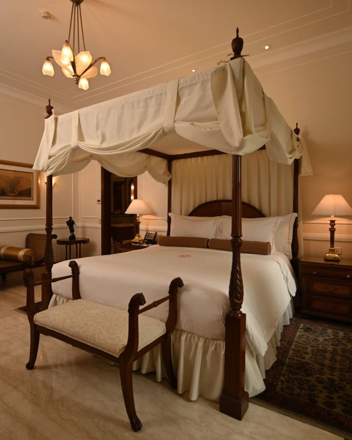 Hotel Legacy