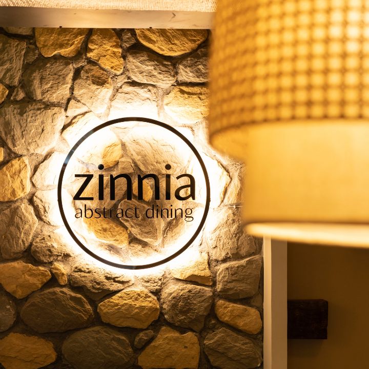 Zinnia - Abstract Dining